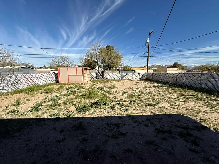 333 E Linden St — Photo 24
