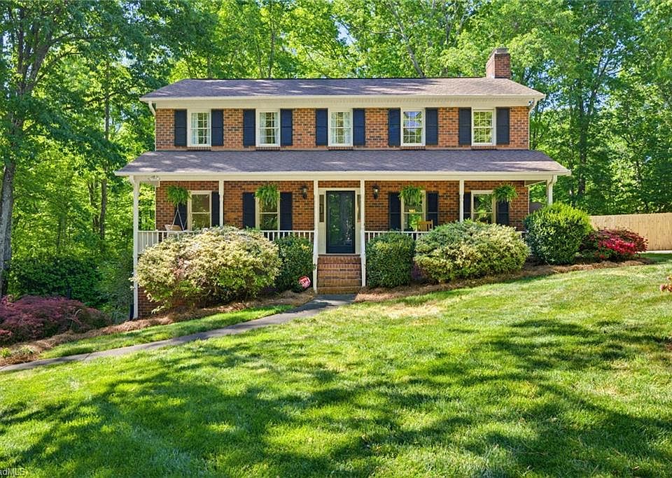 1st image of 240 Lilac Dr