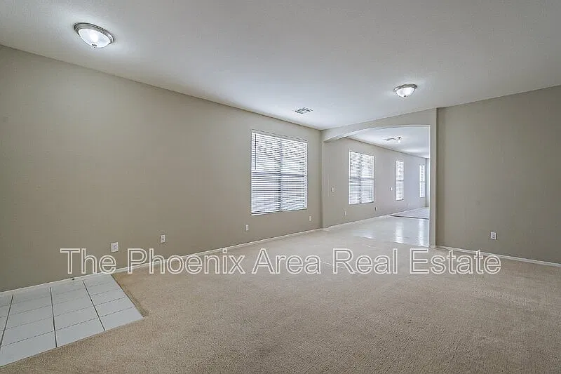 3 bed, 2.0 bath, 1909 sqft, $1,695 — Photo 3