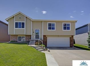 8011 Howell St, Omaha, NE 68122