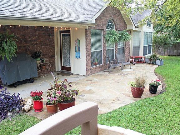 2nd image of 633 Willowwood Trl