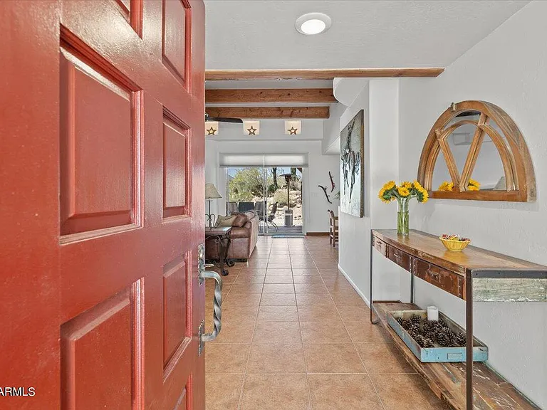 1816 E Eagle Claw Dr — Photo 3