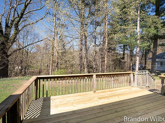 4th image of 3565 Blackmer Rd