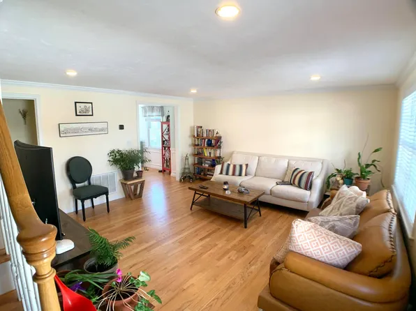 38 Gordon St #1, Waltham, MA 02453