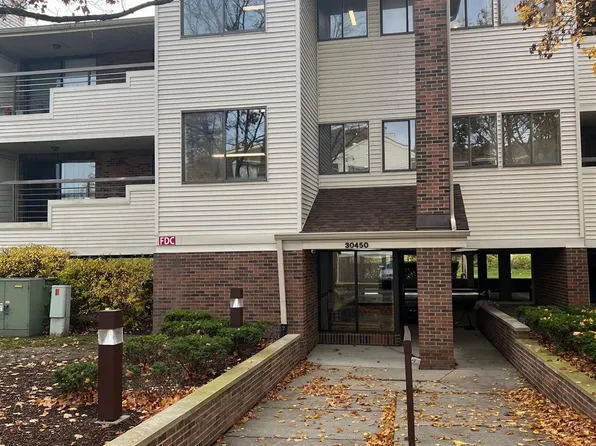 30450 Orchard Lake Rd Unit 74, Farmington Hills, MI 48334