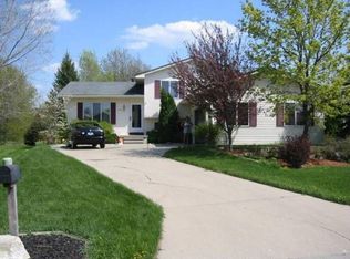 1476 Roc Dr, Commerce Township, MI 48390