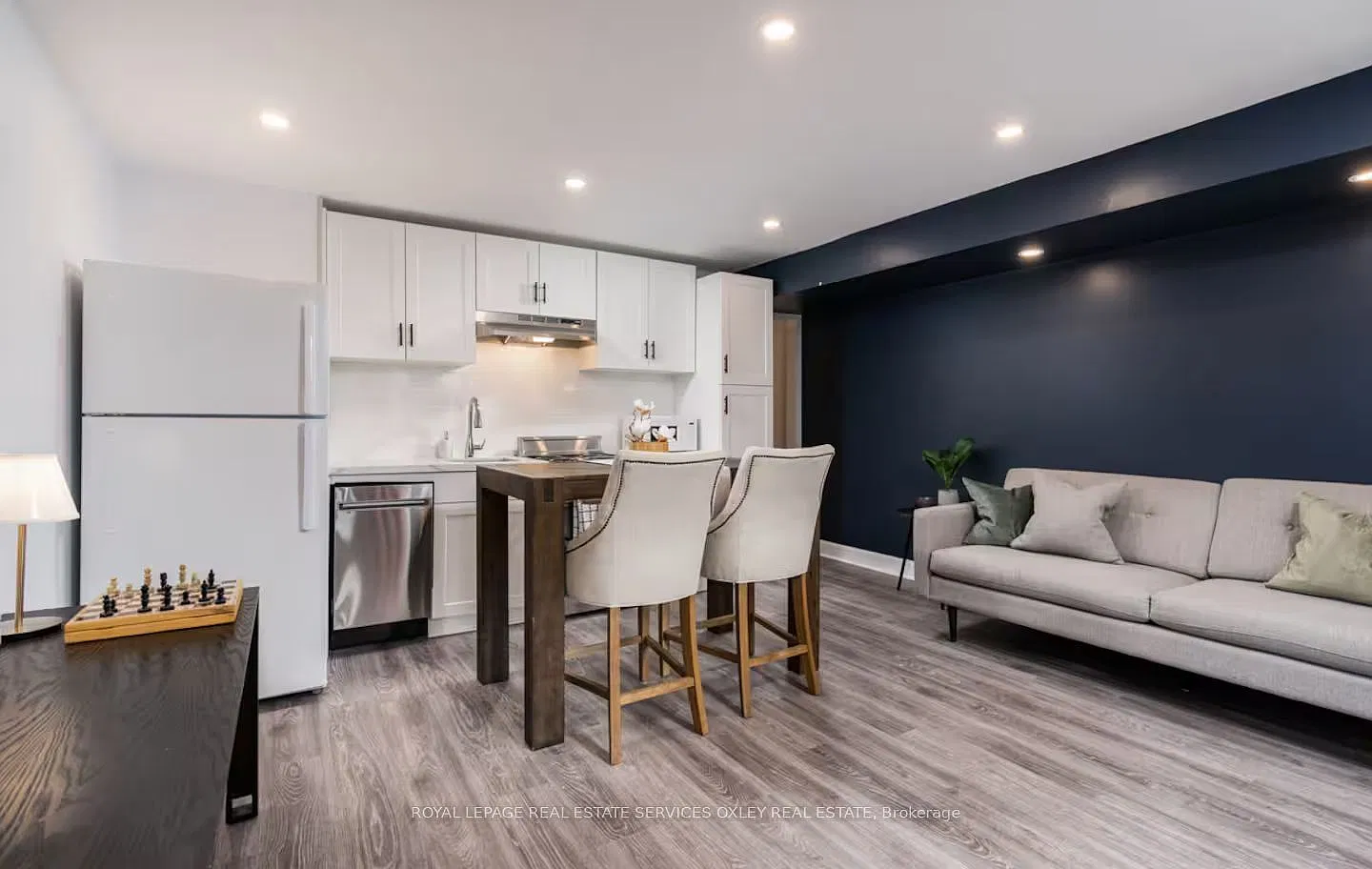 20 Alcina Ave Apt lower, Toronto, ON M6G2E8 | HotPads