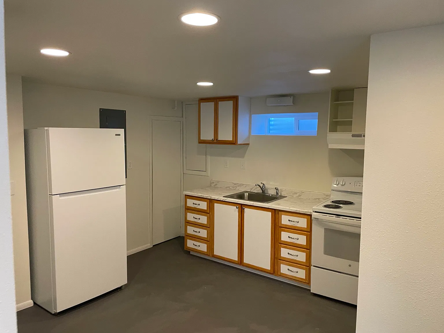2 bed, 900 sqft, $1,100 — Photo 2
