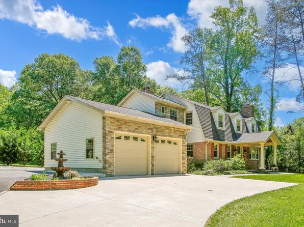 4107 Woodlark Dr, Annandale, VA 22003