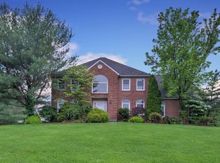 34 Crossing Ln, Freehold, NJ 07728