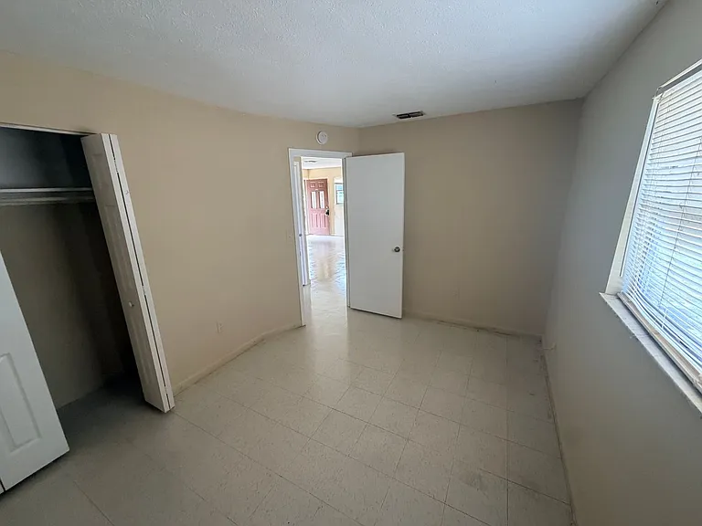 5743 Elm St — Photo 10