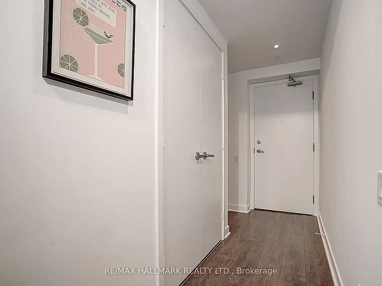 15 Grenville St #1406 — Photo 41
