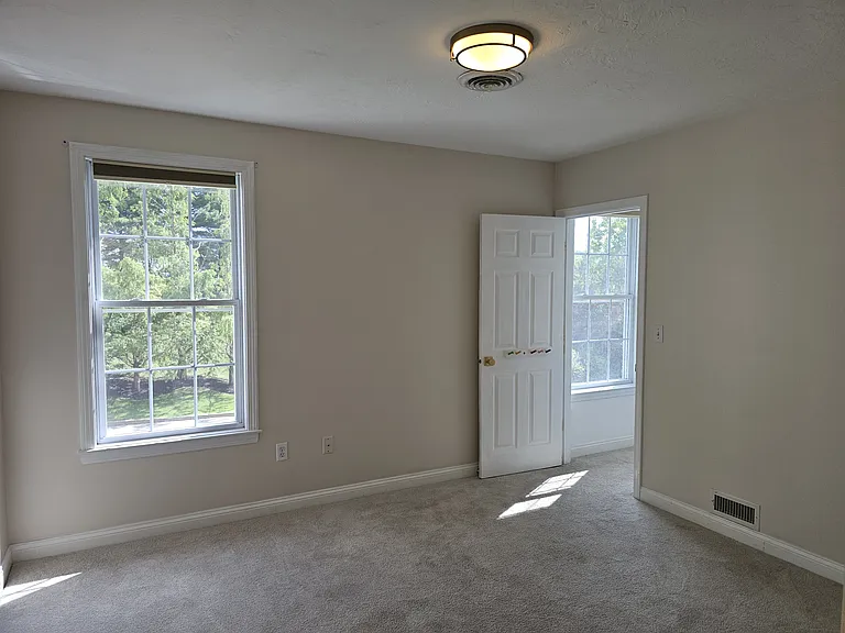 202 Falls Blvd — Photo 24