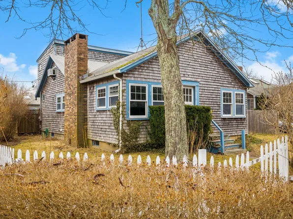 167 New York Avenue, Oak Bluffs, MA 02557