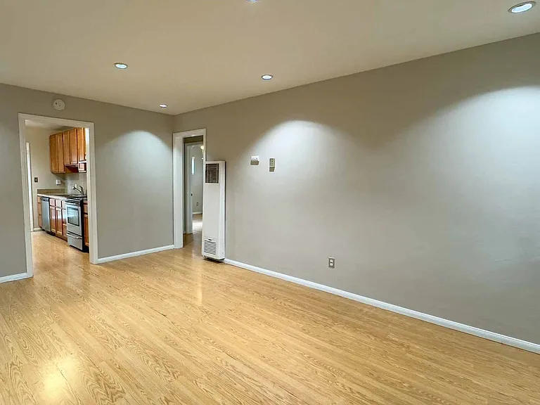 Pershing North — Photo 9