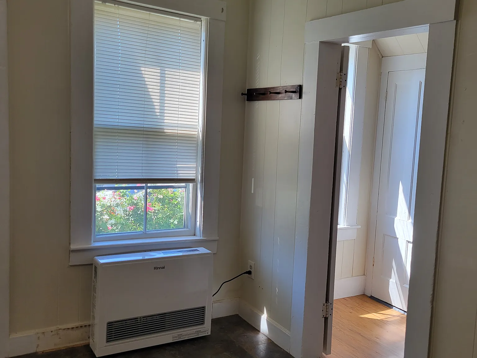 2 bed, 850 sqft, $1,700 — Photo 3