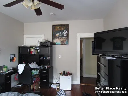 5 bed, 2.0 bath, $5,570 — Photo 2