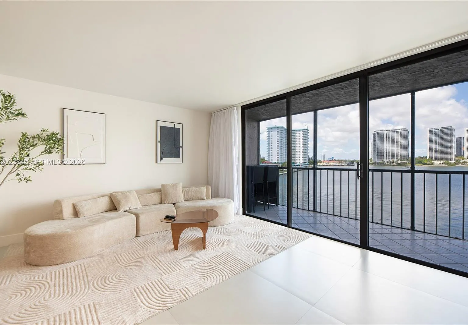 Fairview House Condo — Photo 2