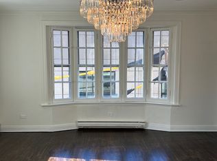 60 E Scott St APT 402, Chicago, IL 60610