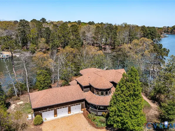 176 Baypointe Ct, Reedville, VA 22539