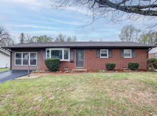 14 Briarwood Dr, Belleville, IL