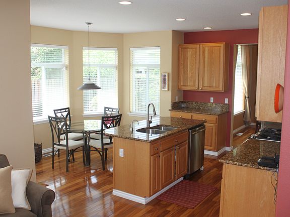 Kitchen and Nool from Family