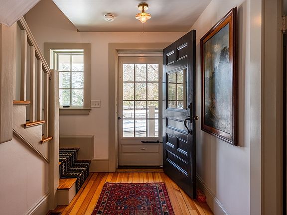 4th image of 38 Candlewood Rd