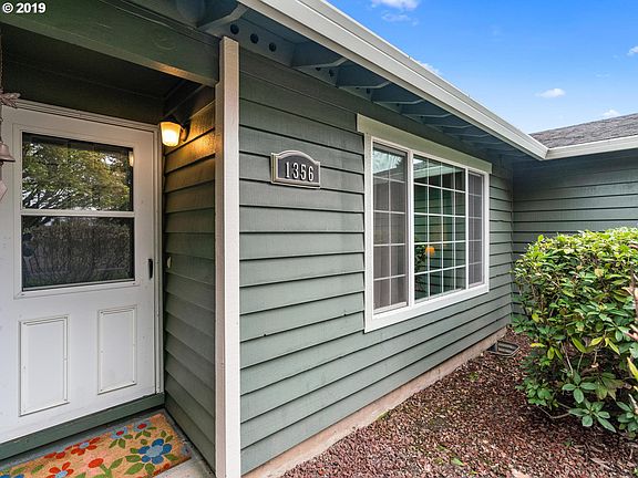 3rd image of 1356 SE 28th Ave
