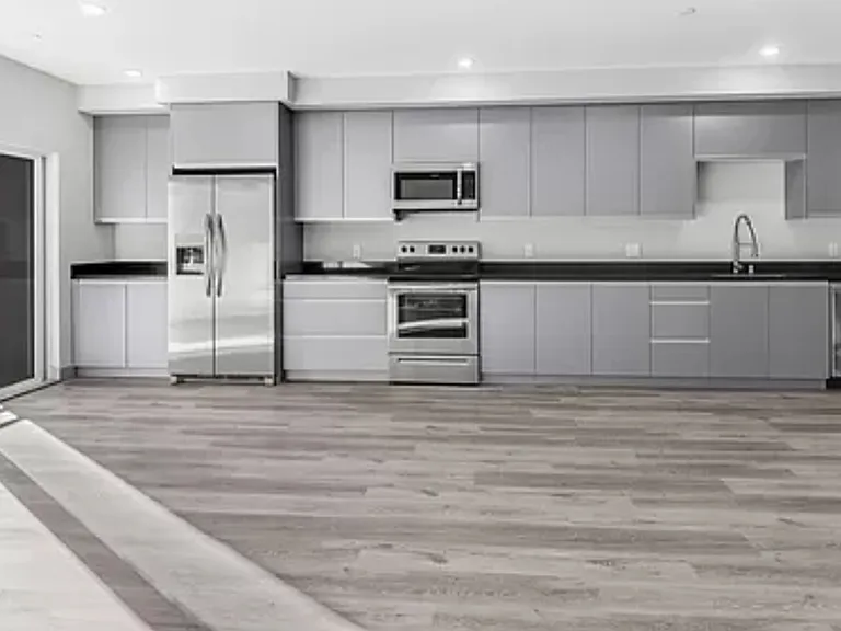 7040 N Woodman Ave #105 — Photo 4