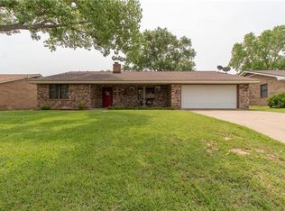 206 Sharp Dr, Stephenville, TX 76401