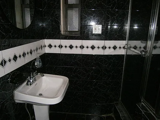 Rented by Realty Collective | media 23