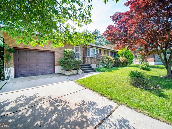 2nd image of 10 Dale Ct