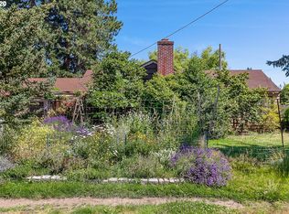 888 NE Birchwood Dr, Hillsboro, OR