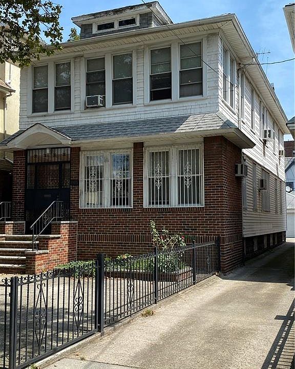 1st image of 1915 E 19th St