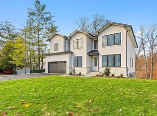 50 North Dr, East Brunswick, NJ 08816