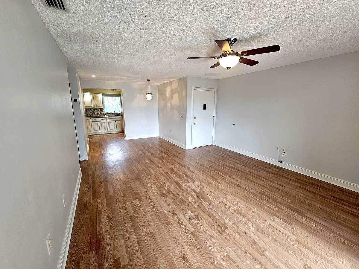 Building Photo - 3135 Shady Dell Ln #242