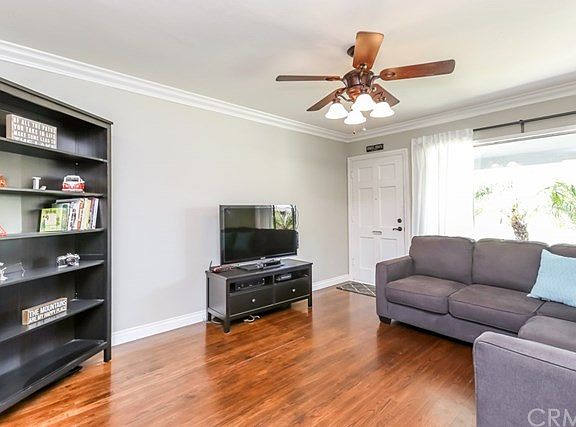 2nd image of 4460 Conquista Ave