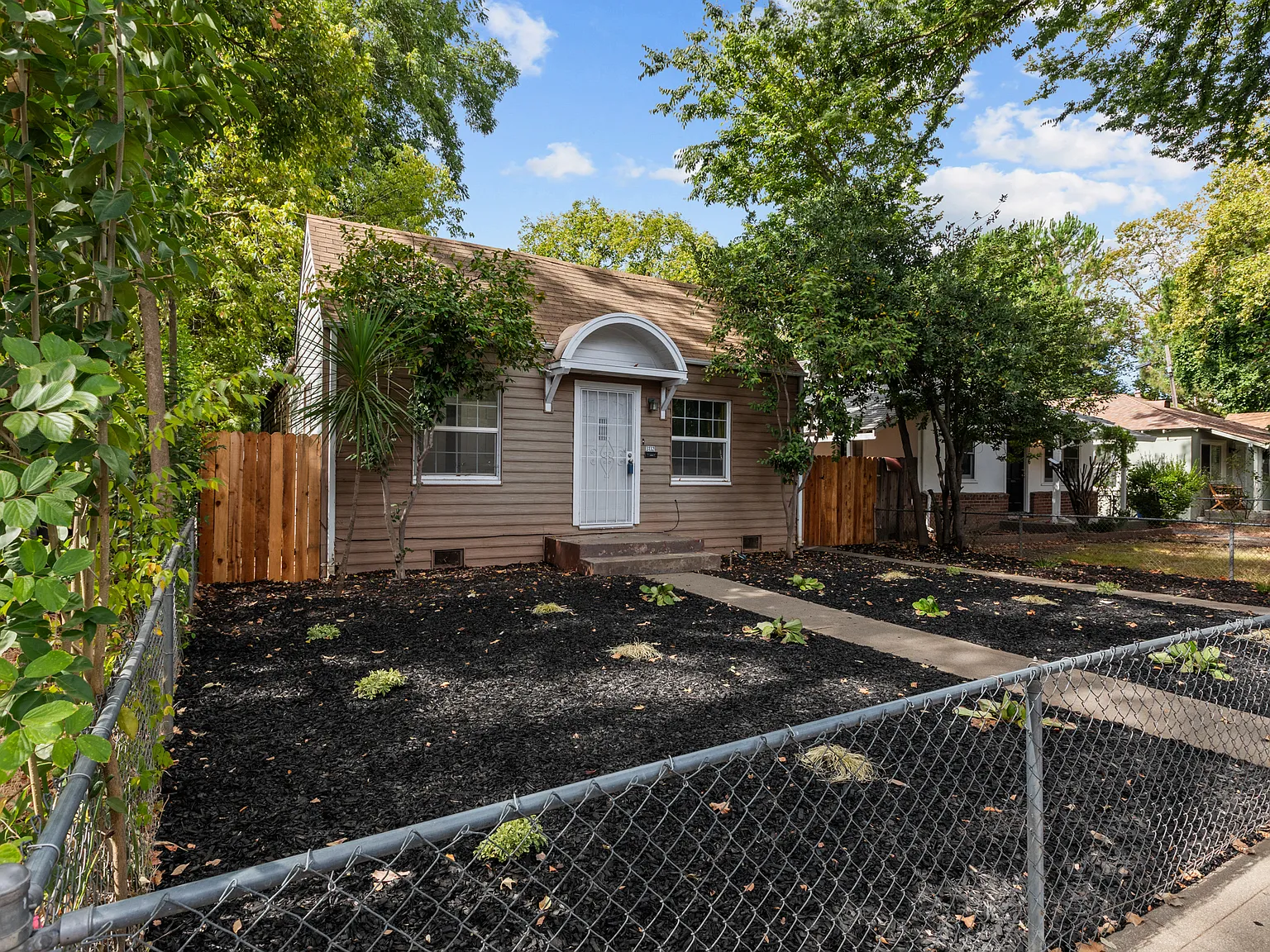 3 bed, 1126 sqft, $2,500 — Photo 3