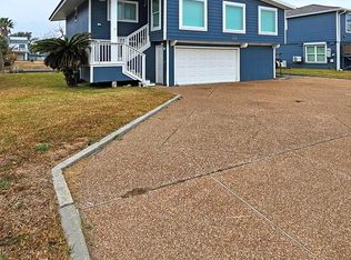 1833 Bay Shore Dr, Rockport, TX 78382