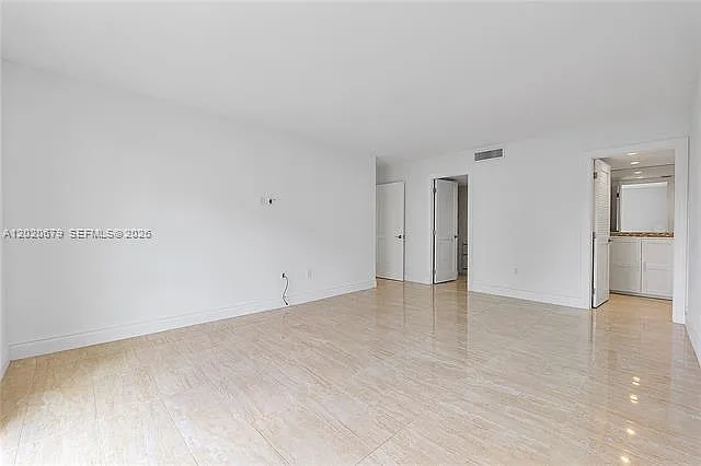 1600 S Bayshore Ln #6A — Photo 7