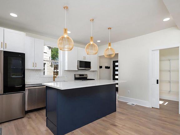 2nd image of 2918 E Cold Spring Ln