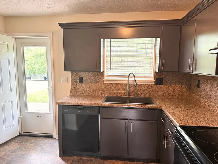 1181 Max Ct — Photo 11