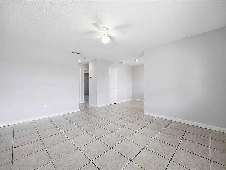 1118 Melody Ln — Photo 5