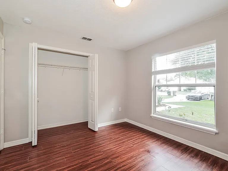 10233 Patrick Dr — Photo 13