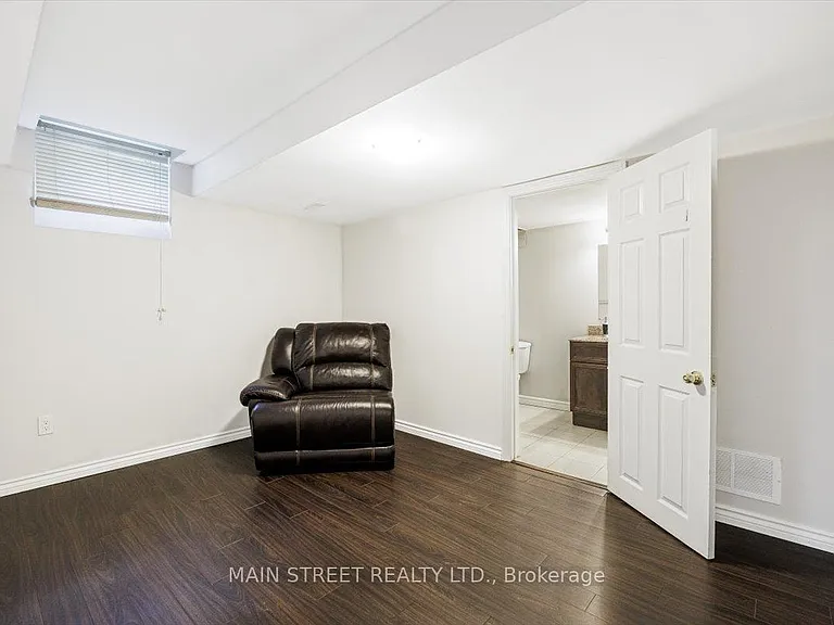 10 Usherwood St #BASEMENT — Photo 11