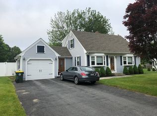 2 Rosewood Dr, Smithfield, RI 02828