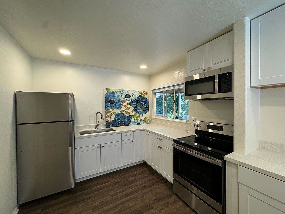 1st image of 853-857 Pacific St #855-B