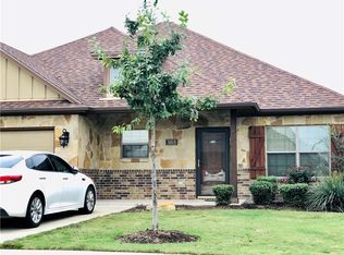 3015 Papa Bear Dr, College Station, TX 77845