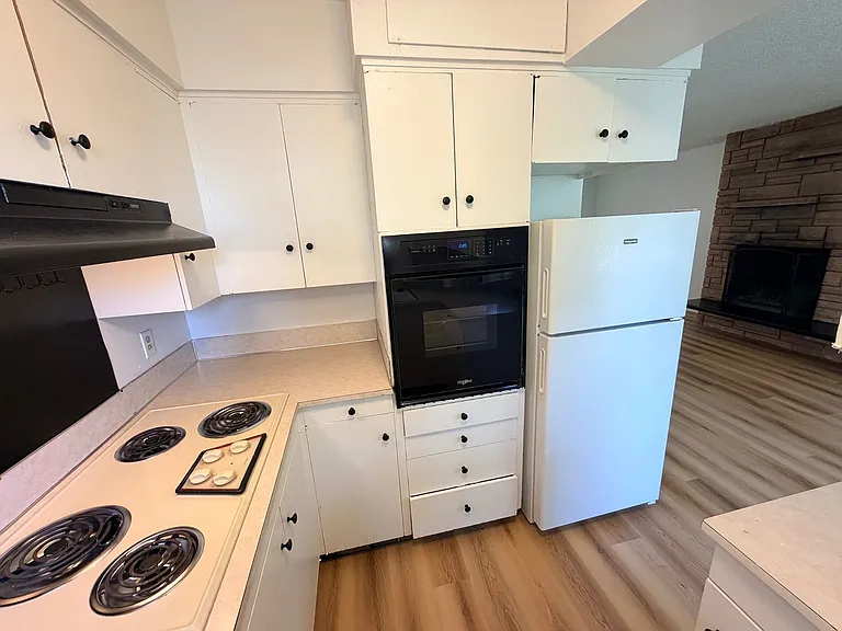 7640 SE Yamhill St #7 — Photo 9