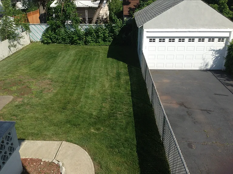Hillcrest Ave — Photo 15
